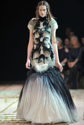 Illustration for article titled Sarah Burton Pulls Off McQueen Without McQueen